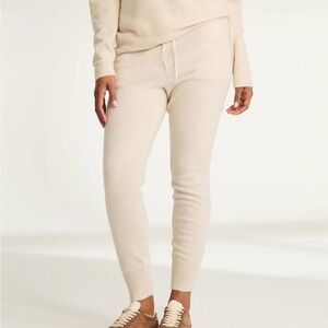 NAADAM Signature Cashmere Joggers in Oatmeal Size Medium